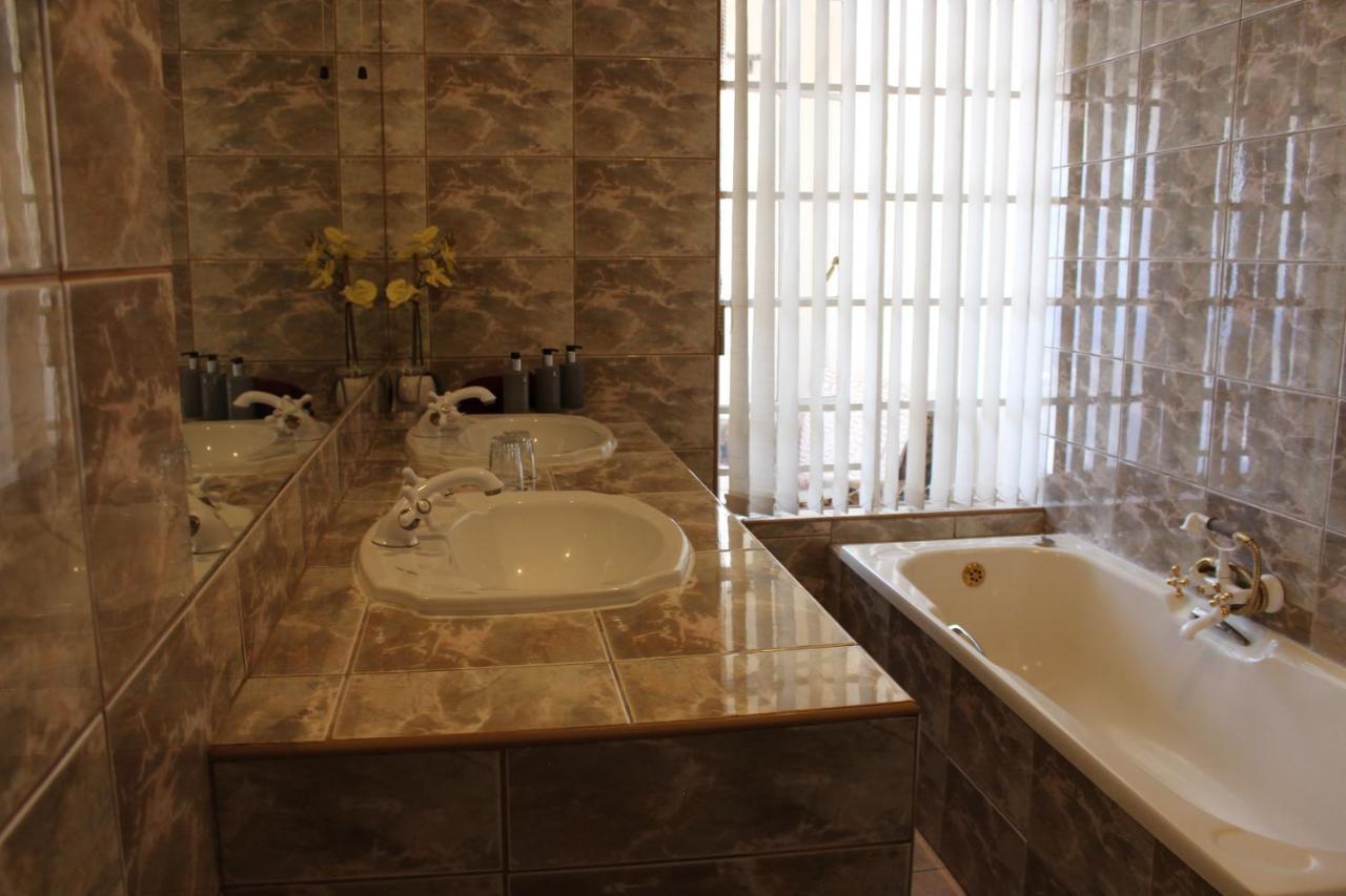 Florentia Guest House Bloemfontein Ngoại thất bức ảnh