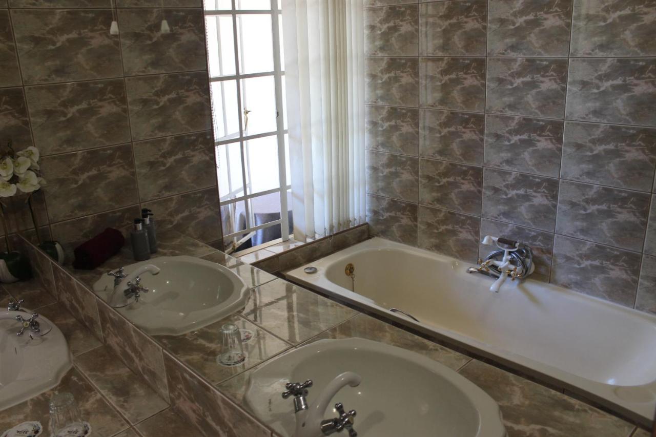 Florentia Guest House Bloemfontein Ngoại thất bức ảnh
